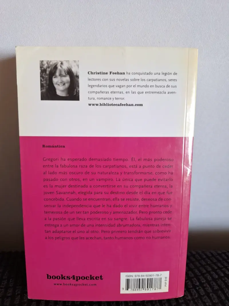 Libro 'La Magia Oscura' de Christine Feehan - 2