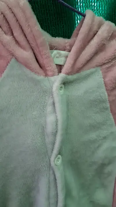 Enterito de peluche rosado para bebé - miniatura 3