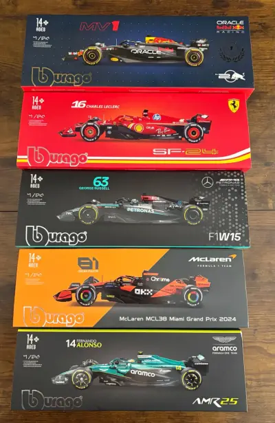 LOTE 5 F1 BBURAGO 1/24 NUEVOS EN CAJA + regalo - miniatura 1