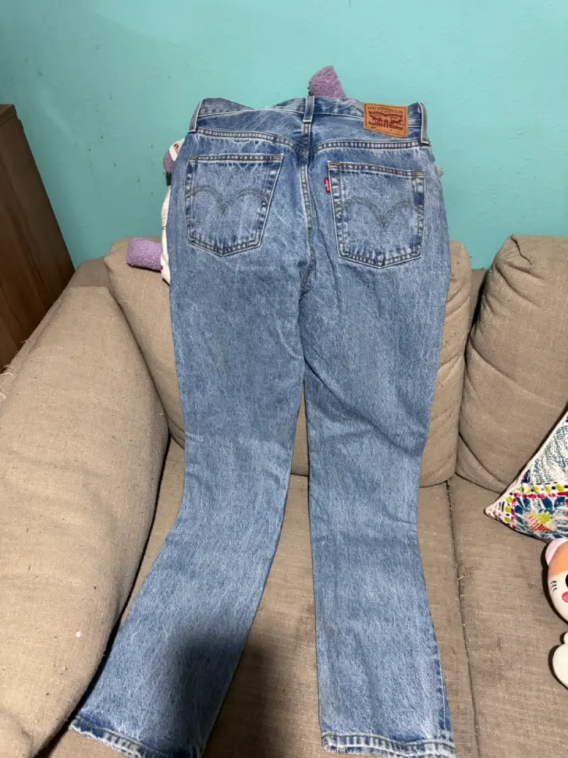 Jeans Levi's 501 desgastados para mujer - 2
