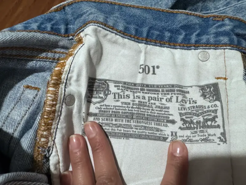 Jeans Levi's 501 desgastados para mujer - 3