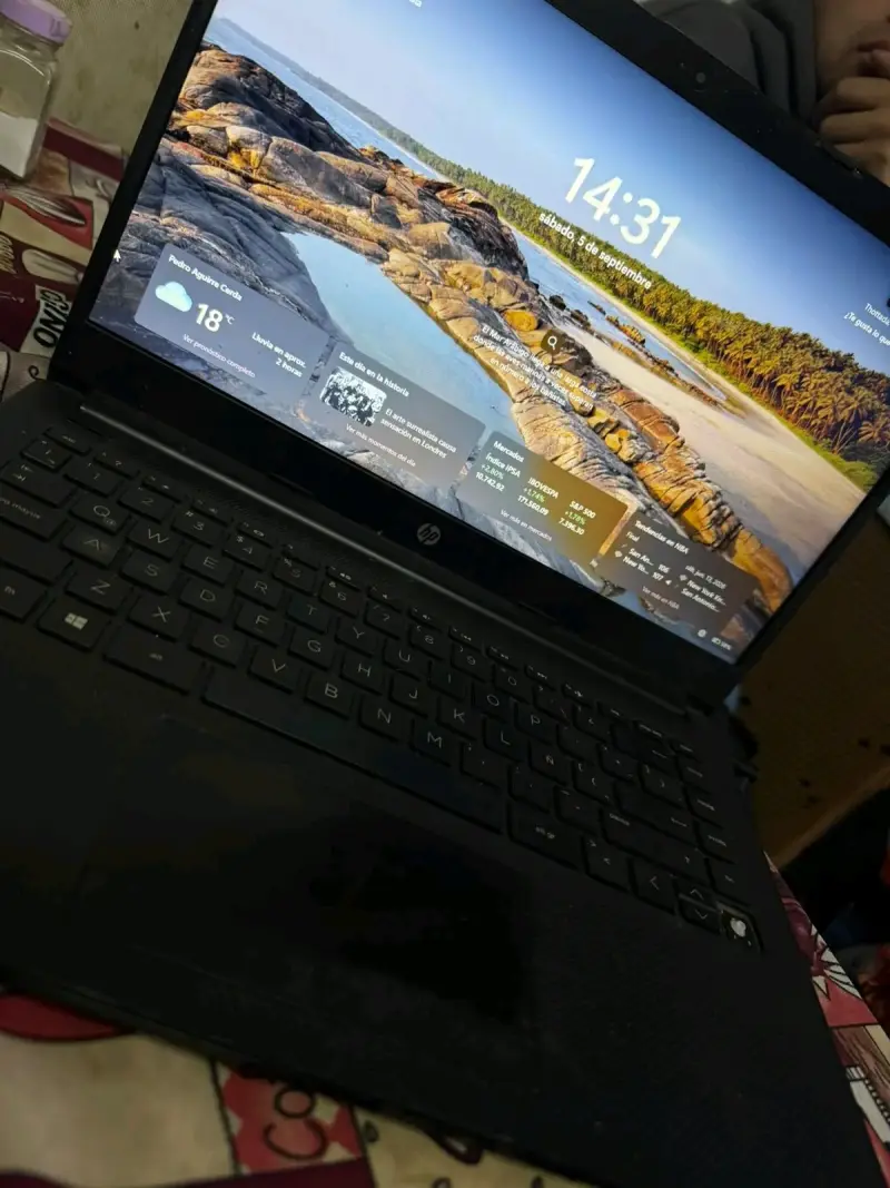 Notebook HP con pantalla de 14 pulgadas - 1