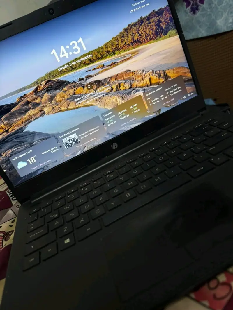 Notebook HP con pantalla de 14 pulgadas - 3