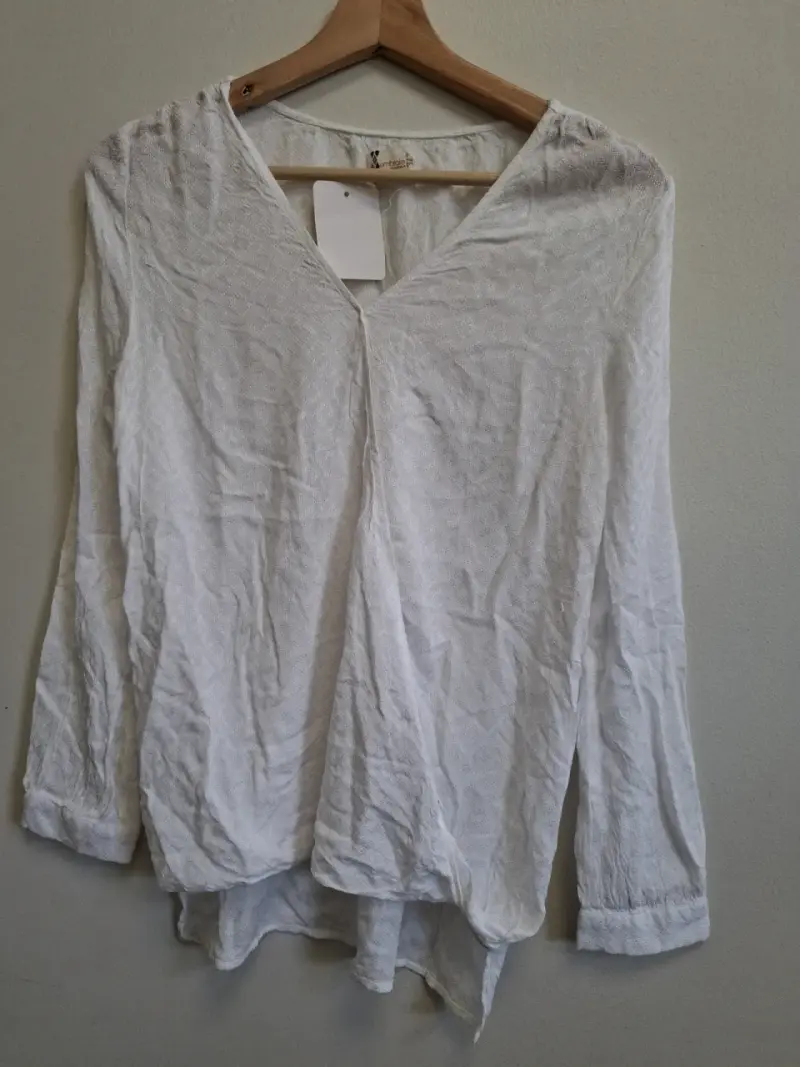 Blusa blanca cruzada para mujer - 2