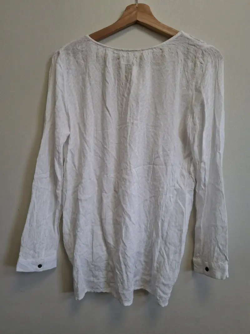 Blusa blanca cruzada para mujer - 3