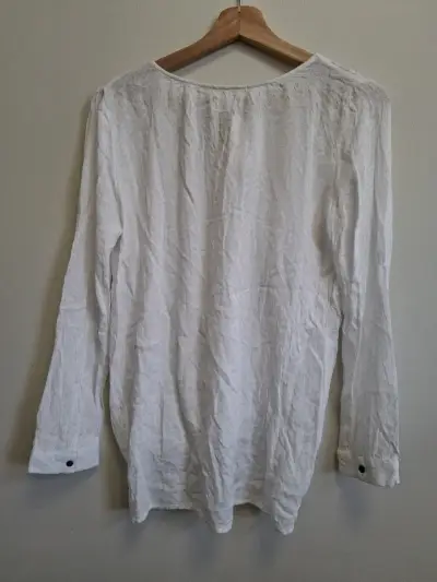 Blusa blanca cruzada para mujer - miniatura 3