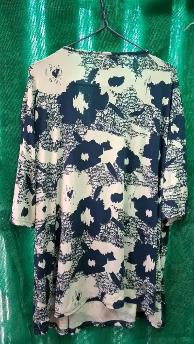 Blusa estampada azul y blanca Super Lindas - miniatura 4