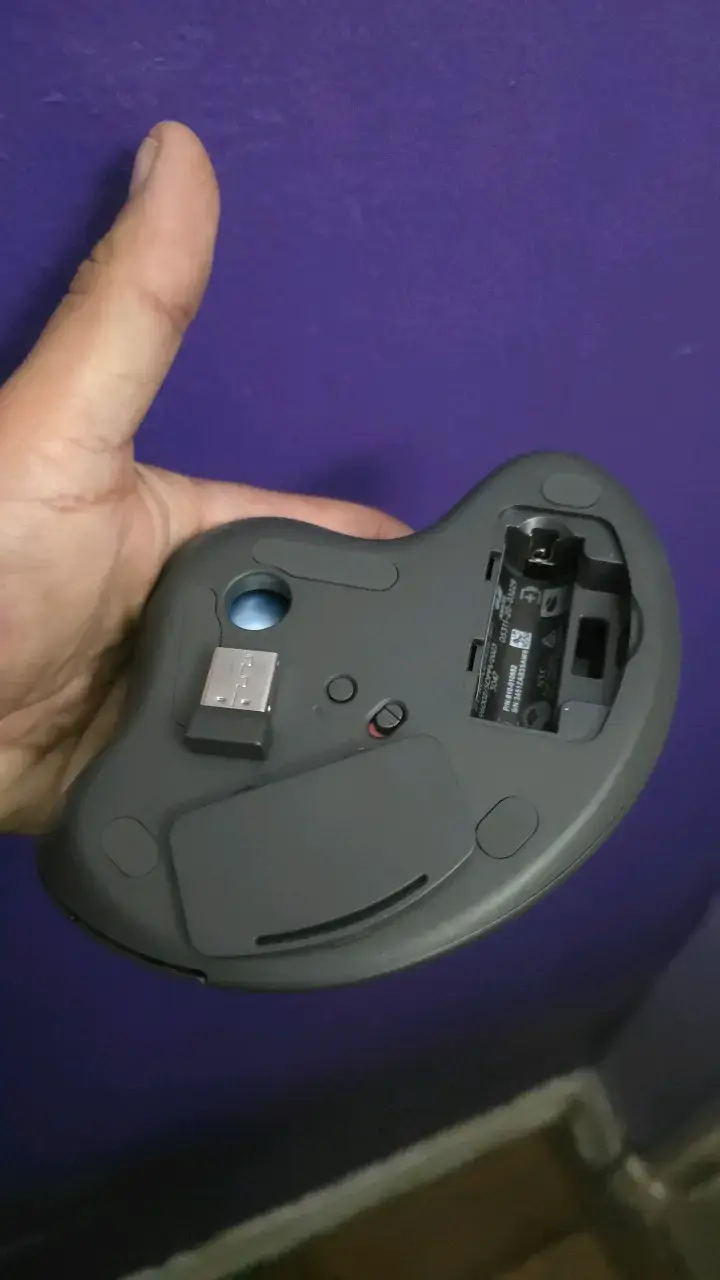 Mouse ergonómico Logitech Ergo M575 - 3