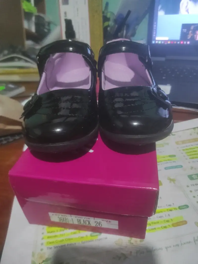 Zapatos de charol negros para niña talla 26