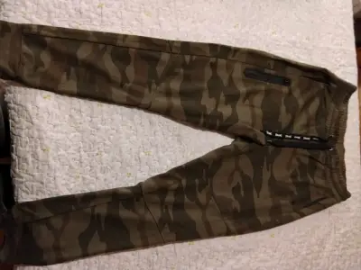 Pantalones deportivos camuflados para hombre - miniatura 1