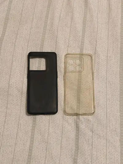 Smartphone OnePlus 10 Pro con funda y accesorios - miniatura 3