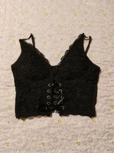 Top de encaje negro con cordones - miniatura 1