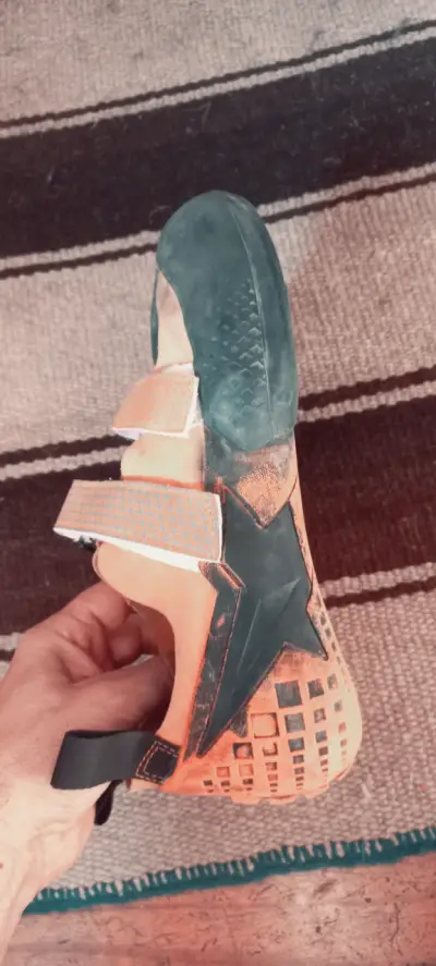 Zapatillas de escalada con velcro talla 43. 27,5cm - miniatura 3