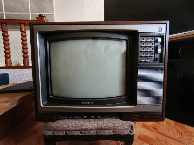 Televisor Sony Trinitron Color Retro - 3