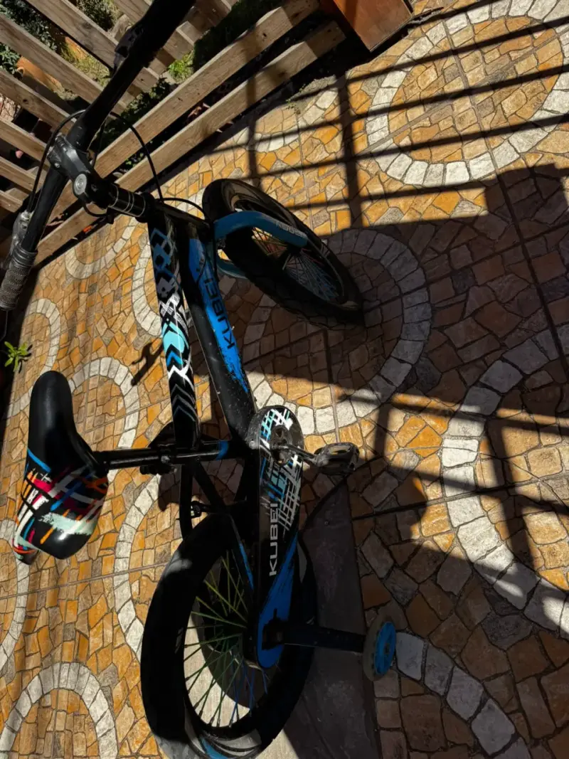 Bicicleta infantil Kubei con rueditas de apoyo - 2