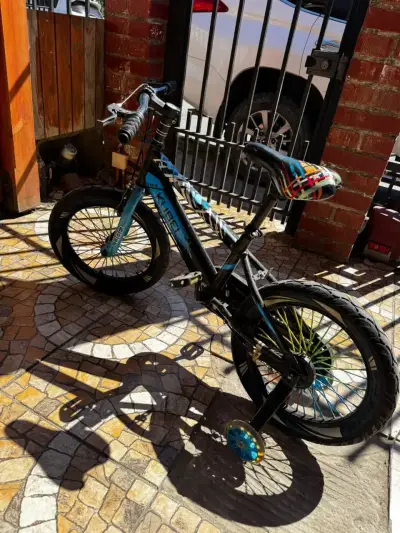 Bicicleta infantil Kubei con rueditas de apoyo - miniatura 3