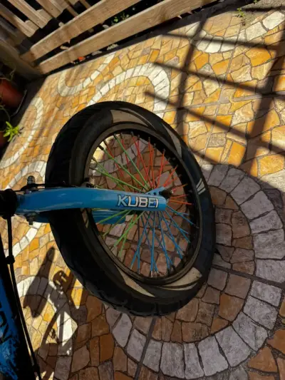Bicicleta infantil Kubei con rueditas de apoyo - miniatura 4