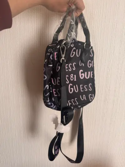 Crossbody  Guess negro con logo - miniatura 2