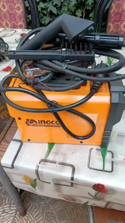 Soldadora Inverter Ingco IGBT portátil - miniatura 1