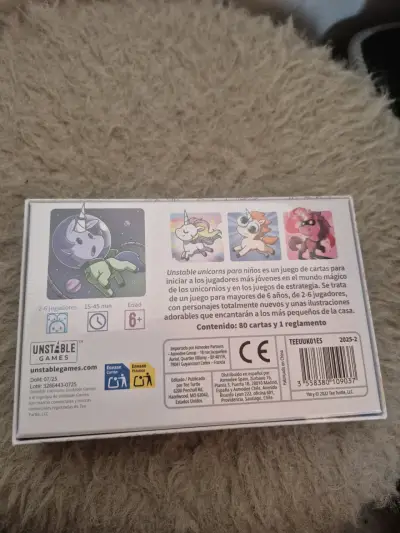 Juego de cartas Unstable Unicorns para niños - miniatura 2