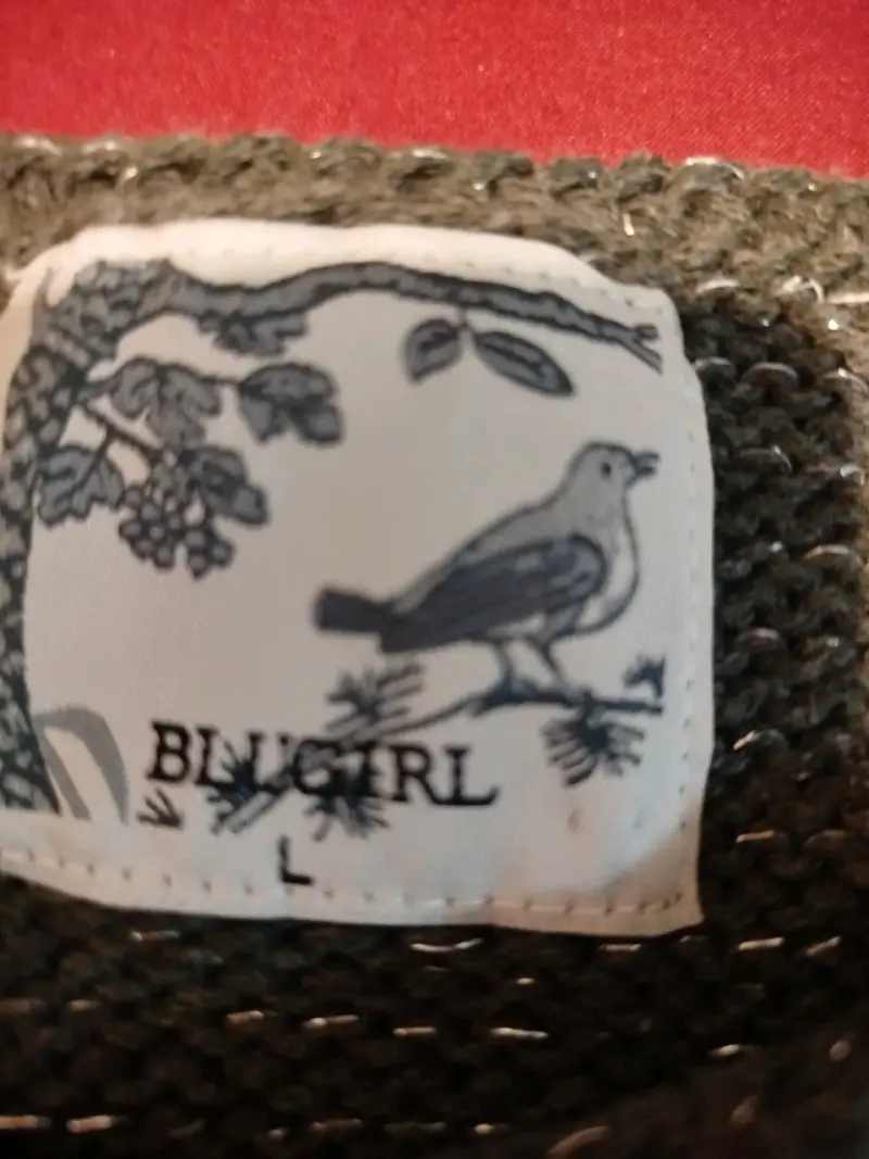 Suéter tejido verde oliva con diseño calado - 2