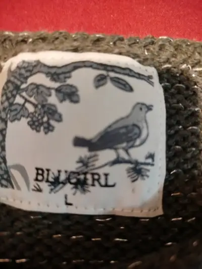Suéter tejido verde oliva con diseño calado - miniatura 2