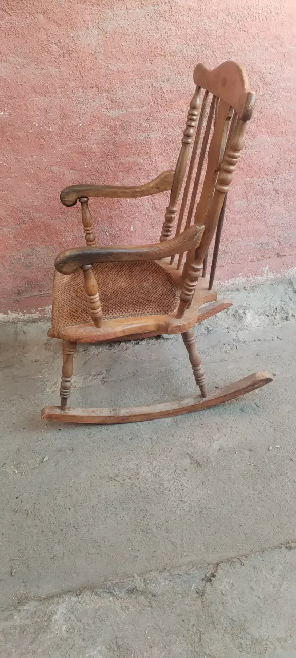 Silla mecedora de madera vintage - 2