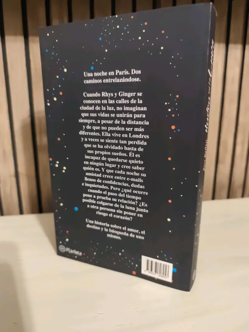 Libro 'Nosotros en la Luna' de Alice Kellen - 2