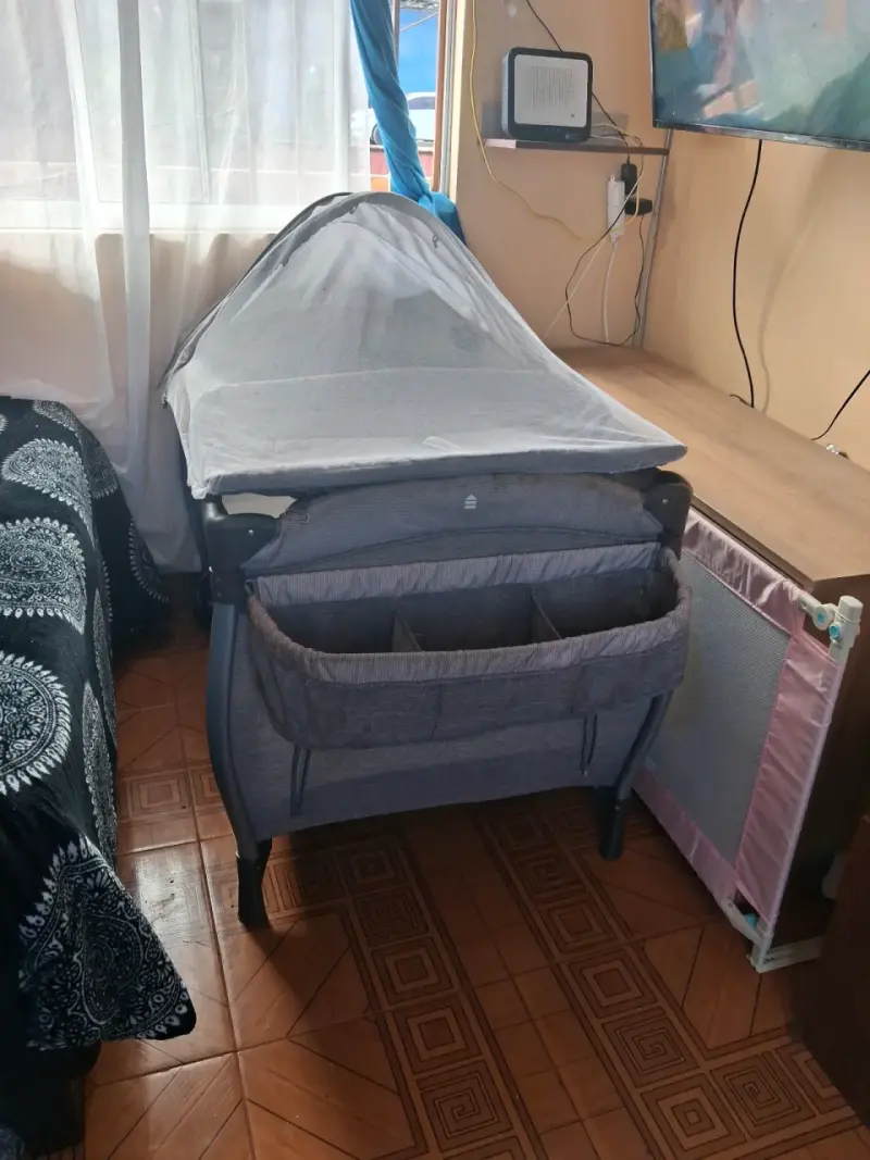 Cuna corral para bebé con toldo gris - 4