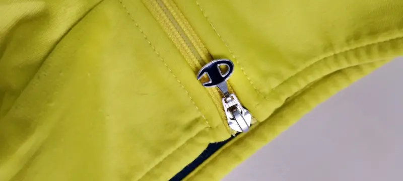 Chaqueta deportiva amarilla Champion con cierre - 2