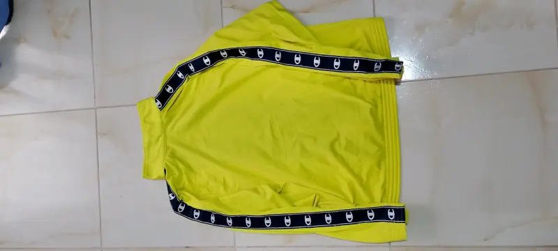 Chaqueta deportiva amarilla Champion con cierre - 3
