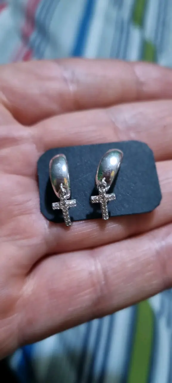 Aros de plata con colgante de cruz - 2