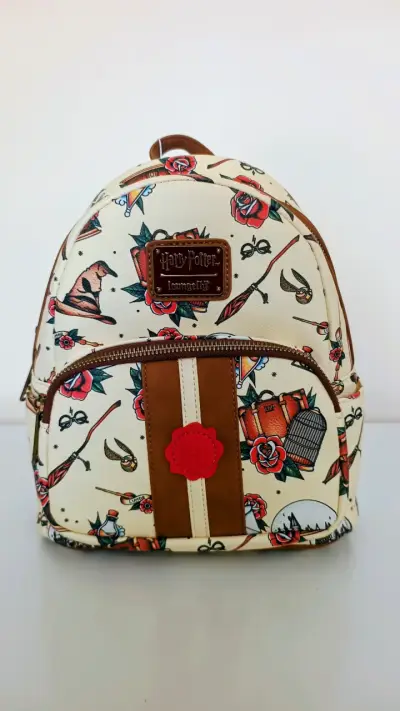 Mochila Harry Potter Loungefly con diseño mágico - miniatura 1