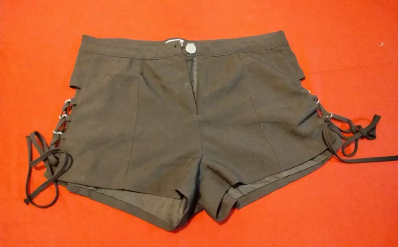 Shorts negros con cordones laterales Fiorucci