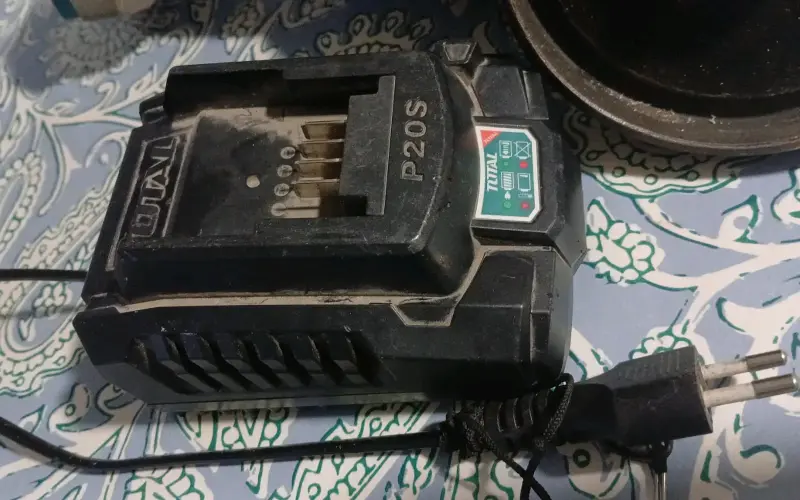 Esmeril angular inalámbrico Total 20V - 3
