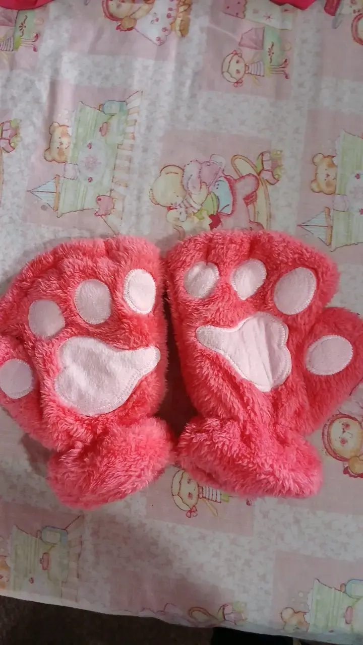 Guantes peludos de disfraz rosados