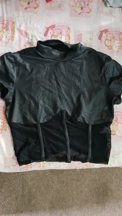 Top negro de mujer Shein con cuello alto - miniatura 1