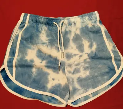 Shorts deportivos tie-dye azul y rosado - miniatura 1