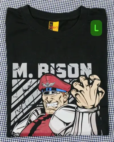Polera negra con diseño y talla. varios - miniatura 4