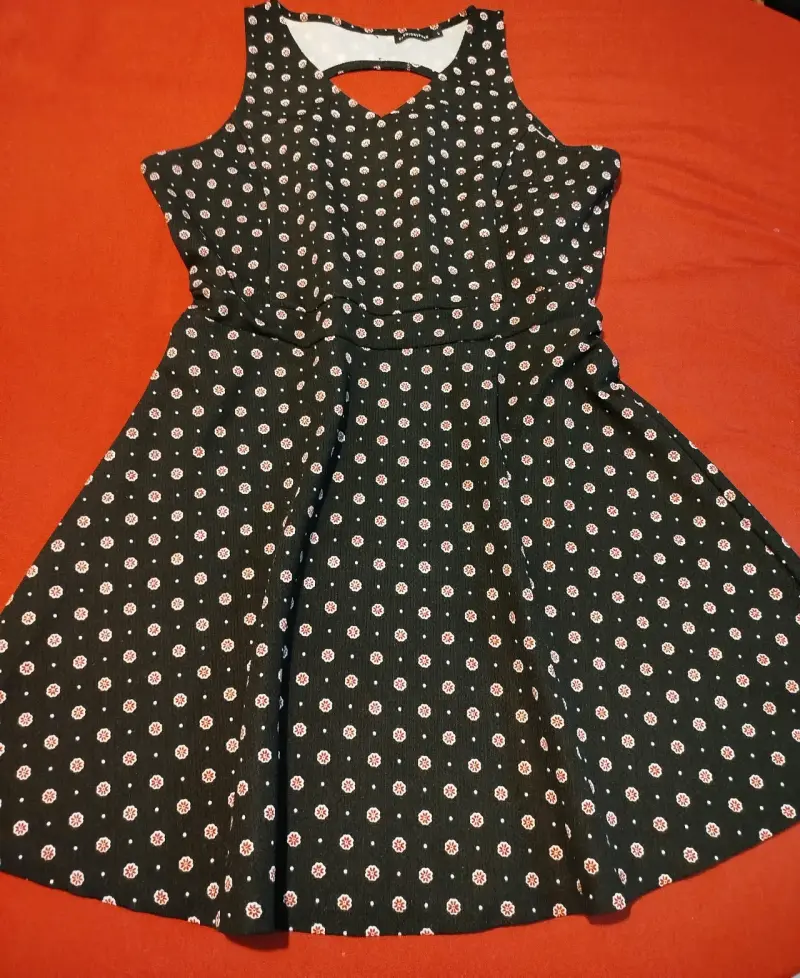 Vestido sin mangas con estampado floral