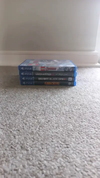 Colección Juegos PS4: LEGO Avengers, Uncharted 4 - miniatura 1