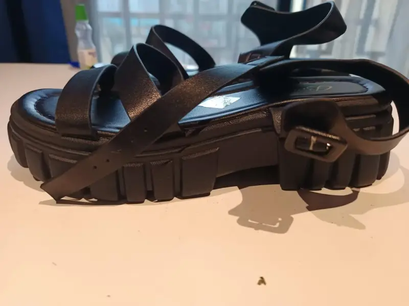 Sandalias con plataforma negras SHEIN — Talla 39 - 4