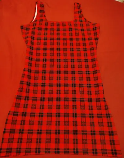 Vestido ajustado de cuadros rojos Shein talla XL - miniatura 1
