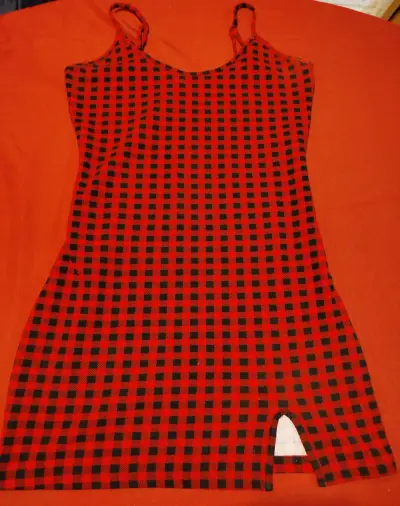 Vestido corto Shein a cuadros rojo y negro - miniatura 1