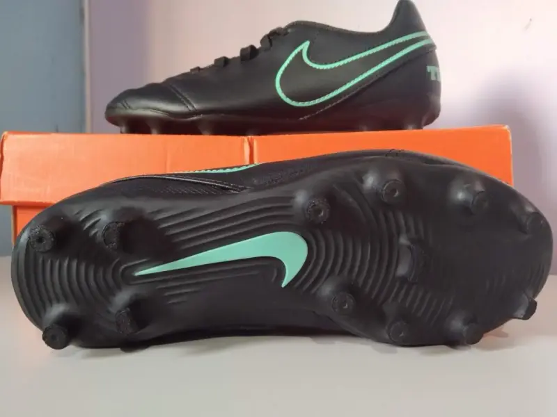 Zapatillas de fútbol Nike talla 35 - 2