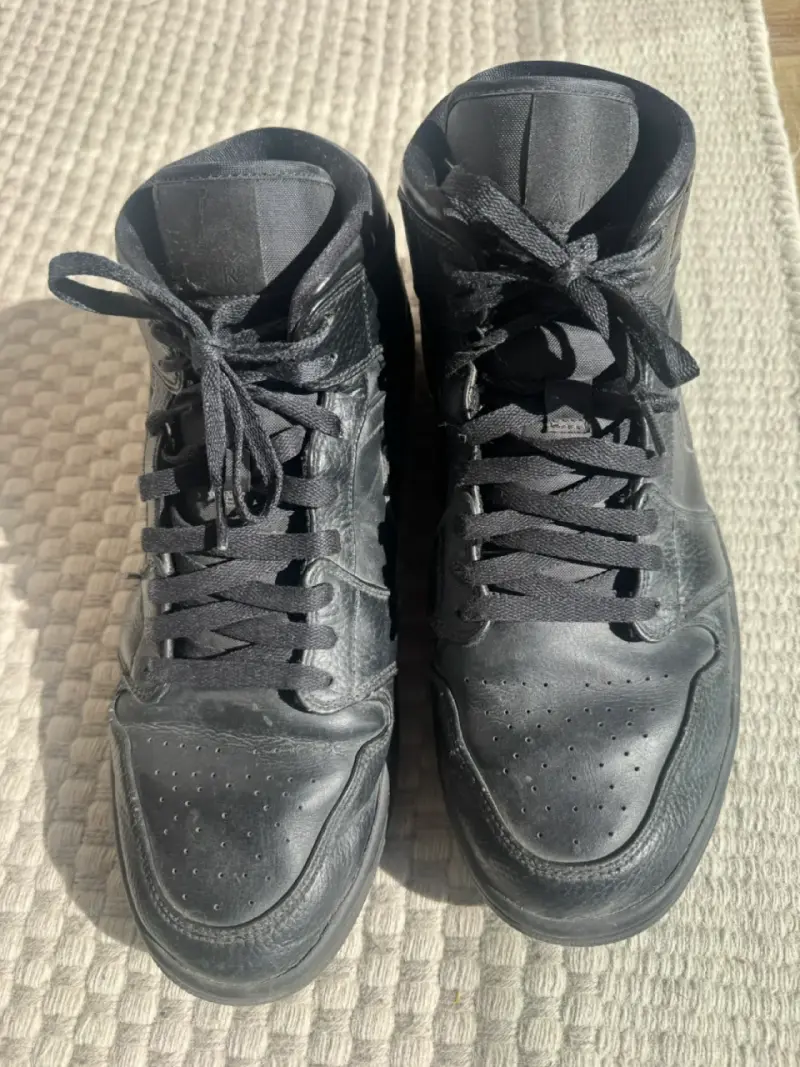 Zapatillas negras cuero Nike Air Jordan 1 Mid - 4