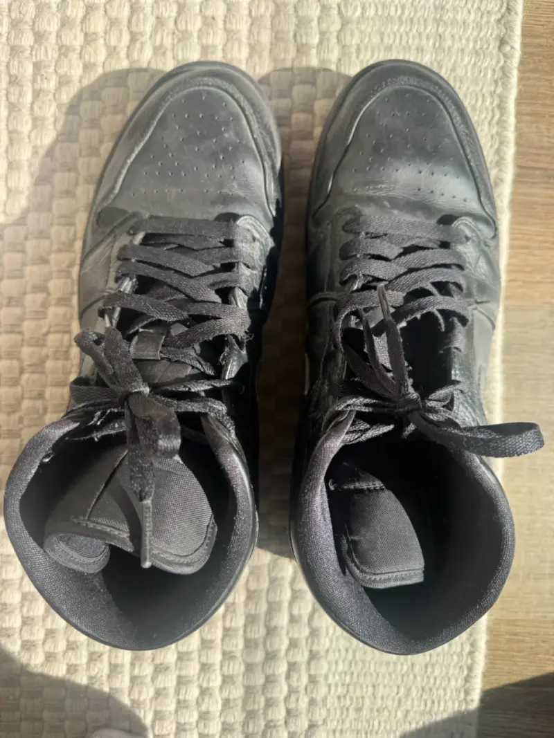 Zapatillas negras cuero Nike Air Jordan 1 Mid - 5