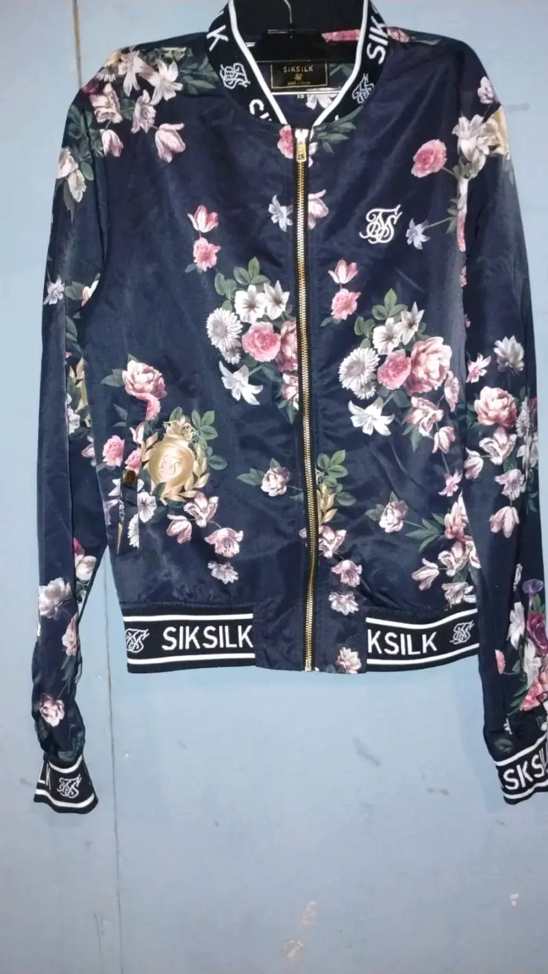 Chaqueta bomber floral negra SikSilk - 2