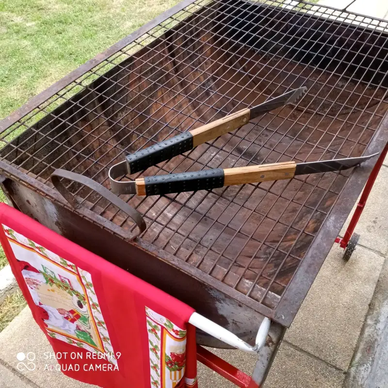 Parrilla de acero 60x90 usada muy buen estado - 2