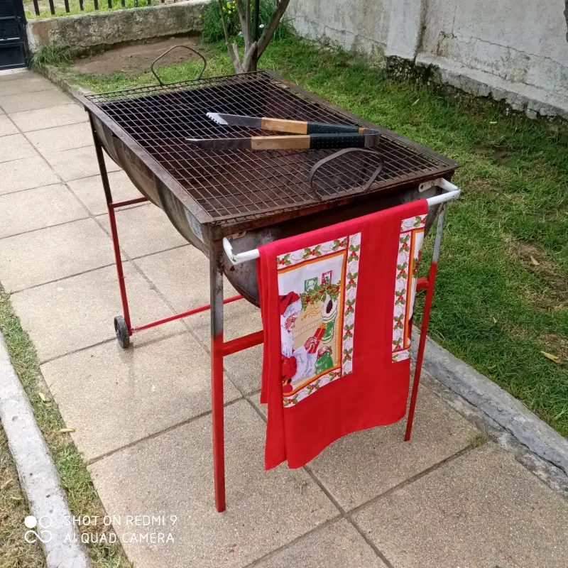 Parrilla de acero 60x90 usada muy buen estado - 1